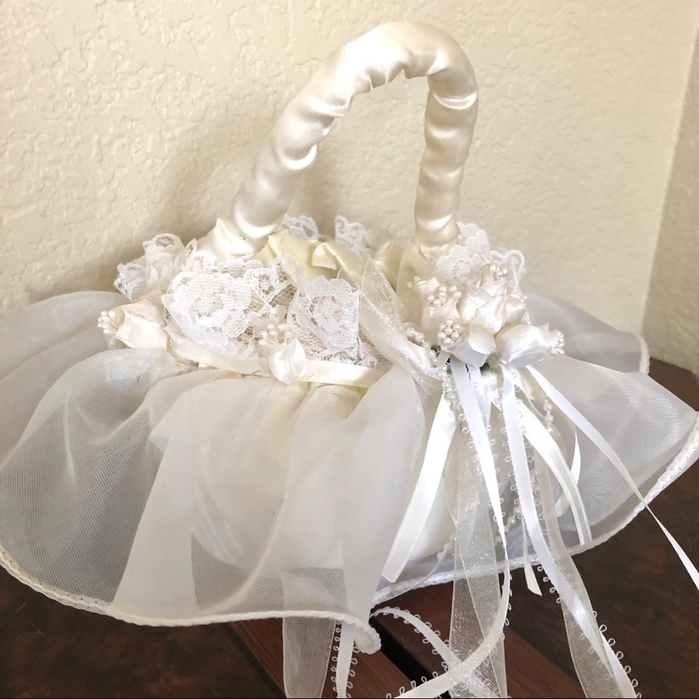 Vintage Flower Girl Basket - Picture 5 of 8